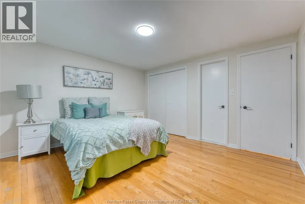 2880 ST. CLAIR AVENUE