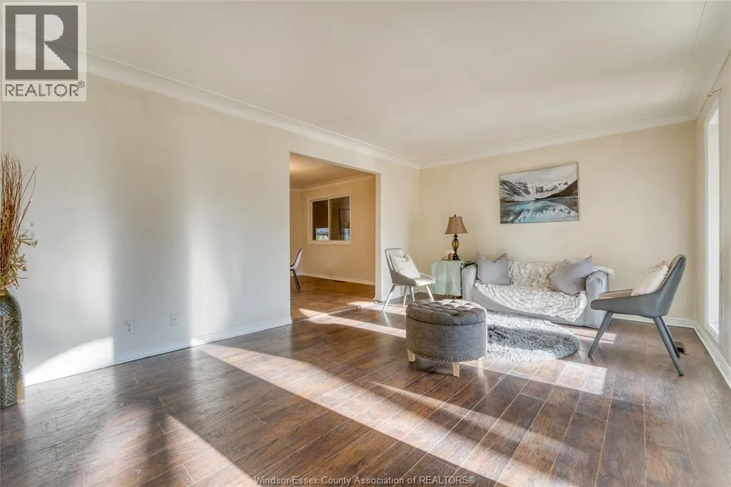 2880 ST. CLAIR AVENUE