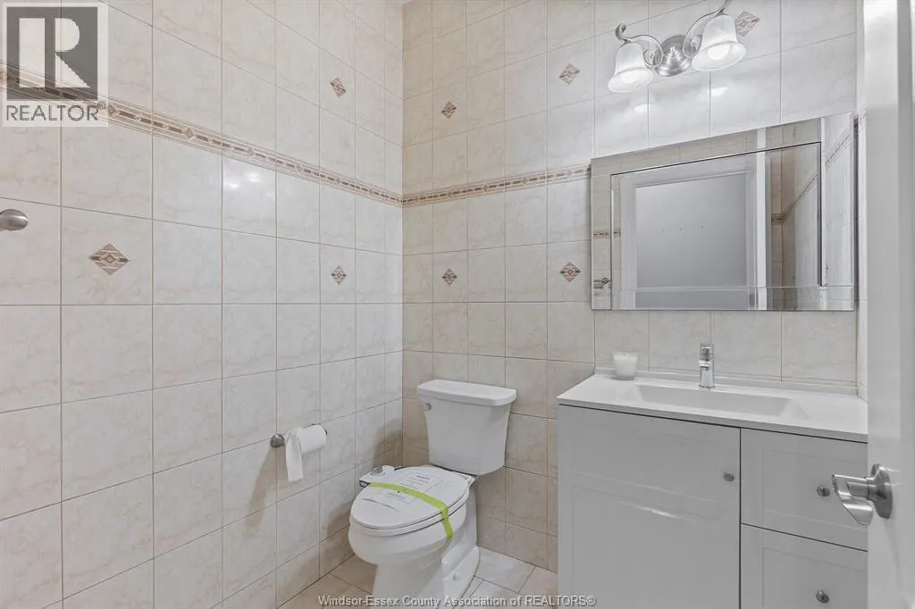 21 LAURENTIA DRIVE