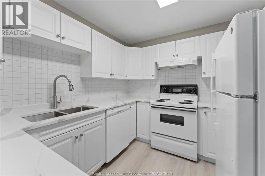 44 ROBSON Unit# 303