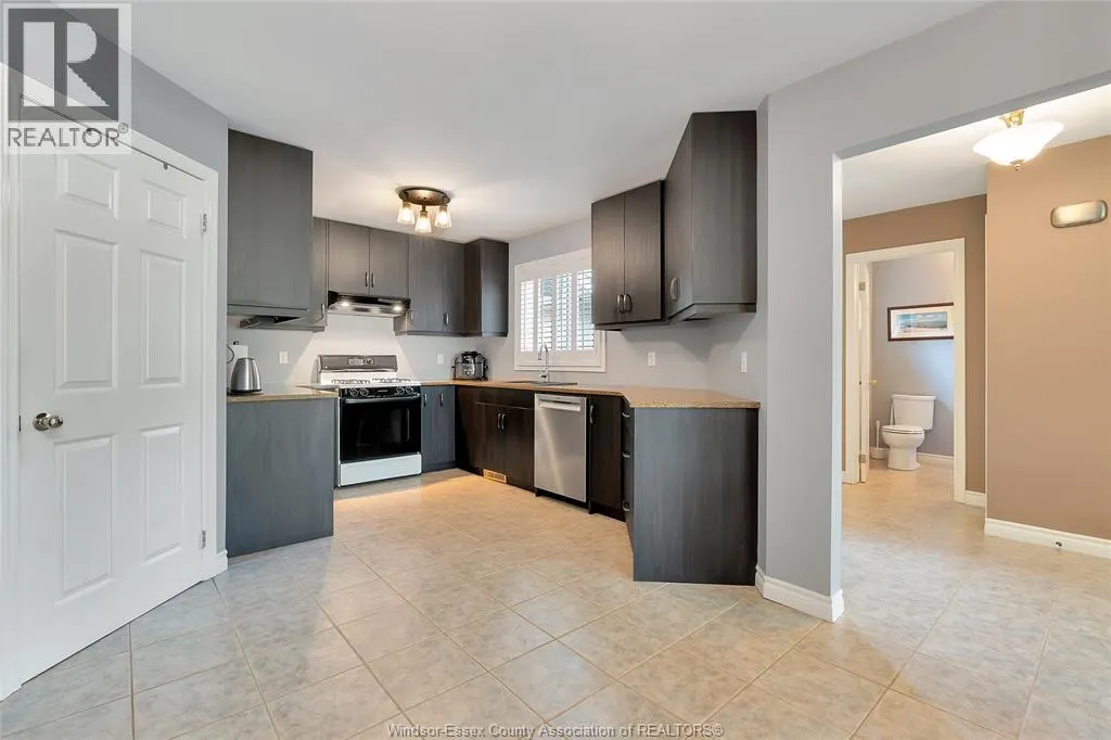 65 FAIRWAY CRESCENT Unit# 4
