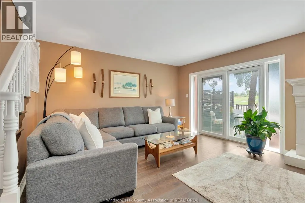 65 FAIRWAY CRESCENT Unit# 4