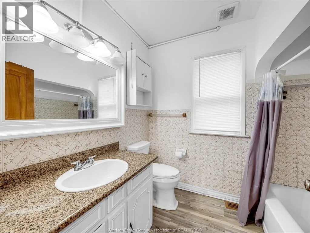 3999 GRAND MARAIS ROAD East