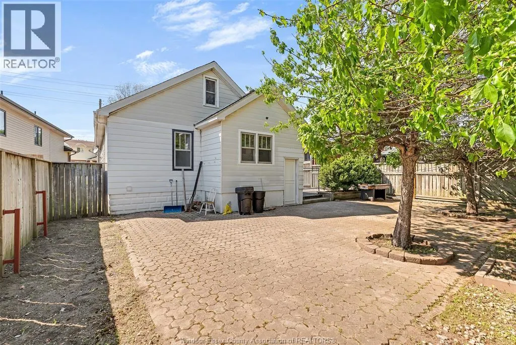 3999 GRAND MARAIS ROAD East