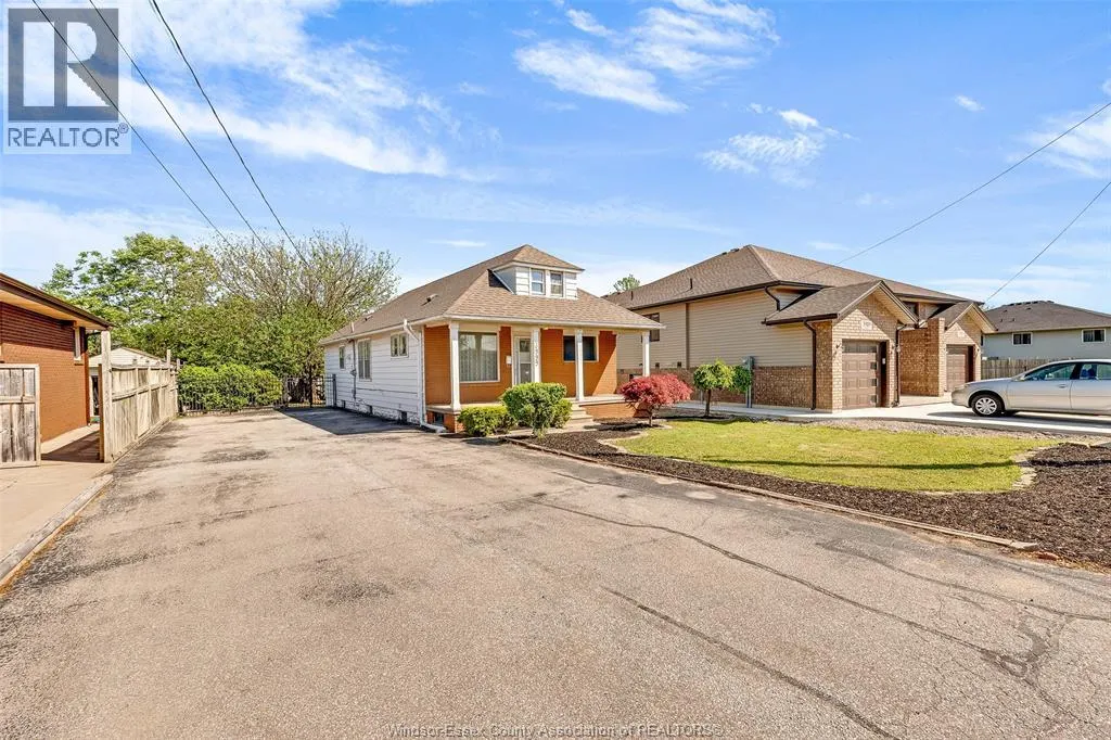 3999 GRAND MARAIS ROAD East