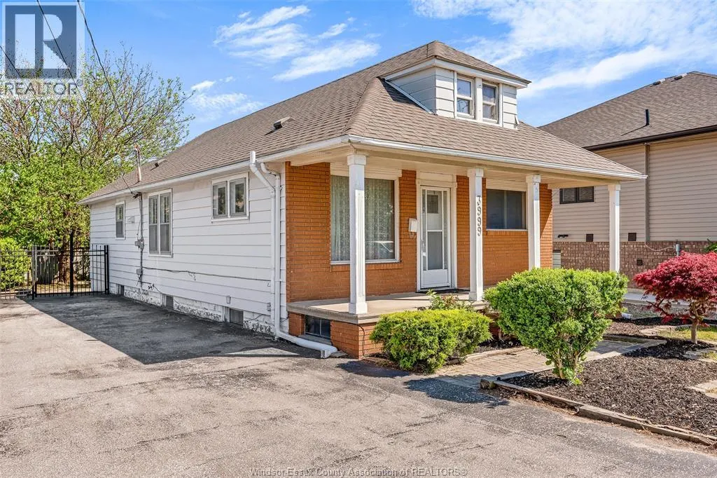 3999 GRAND MARAIS ROAD East