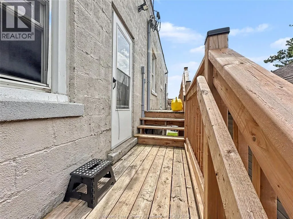 800-808 SHEPHERD STREET East