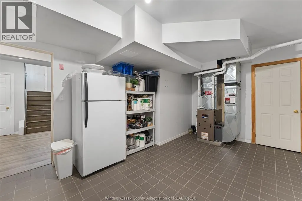 6410 JAMIE COURT