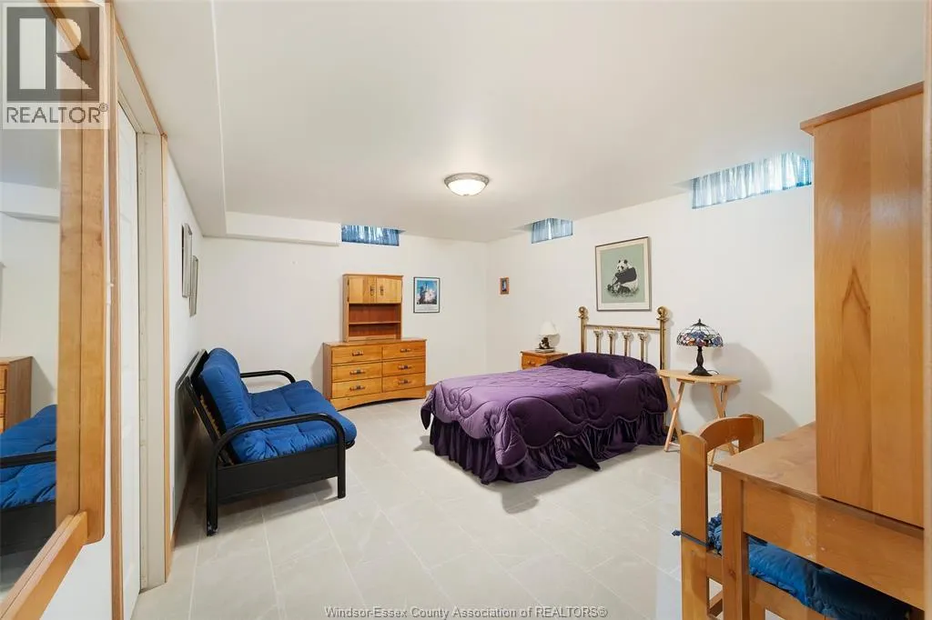 1353 IMPERIAL CRESCENT