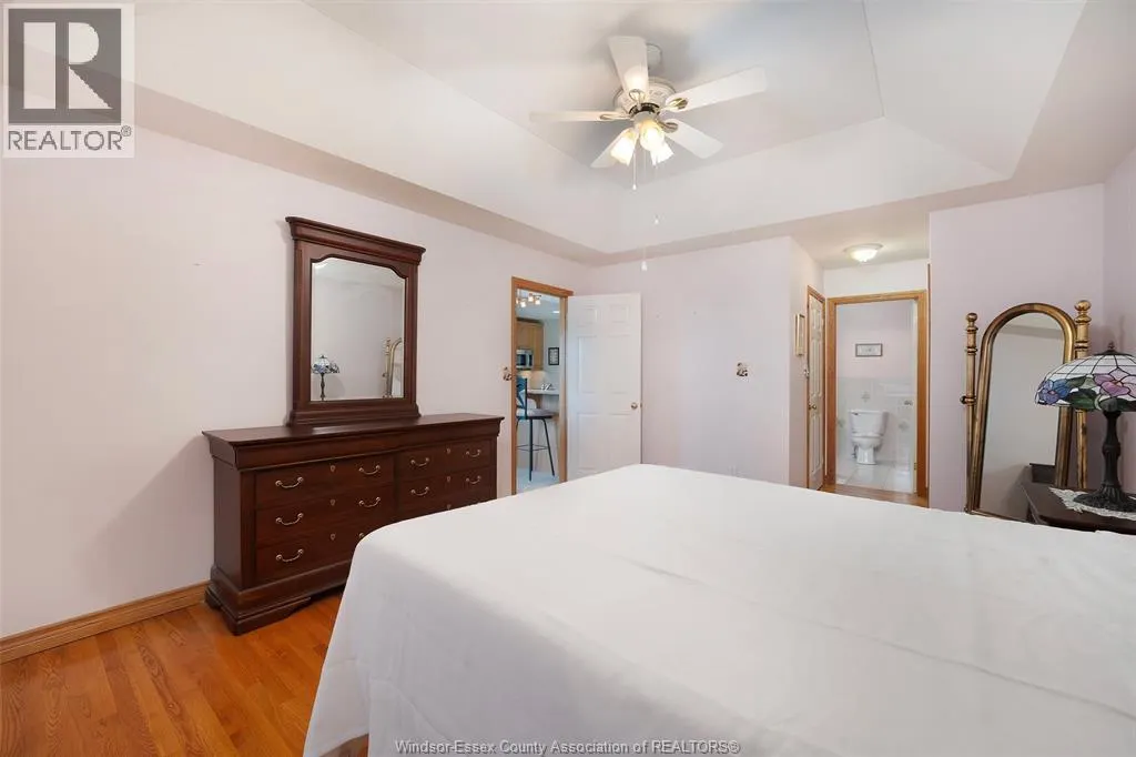 1353 IMPERIAL CRESCENT