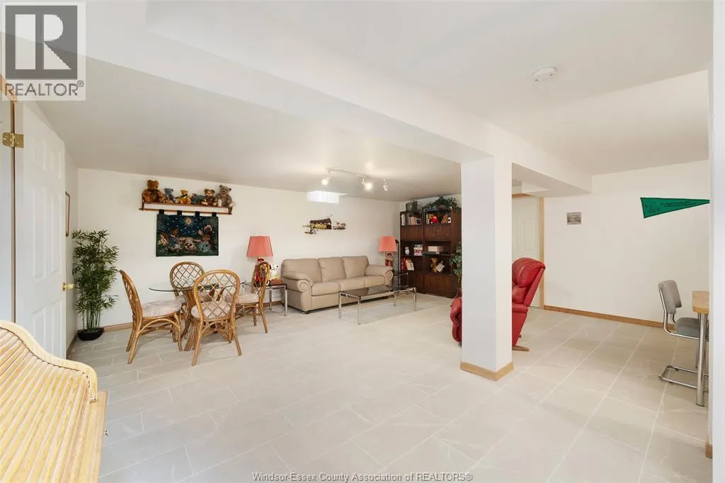 1353 IMPERIAL CRESCENT