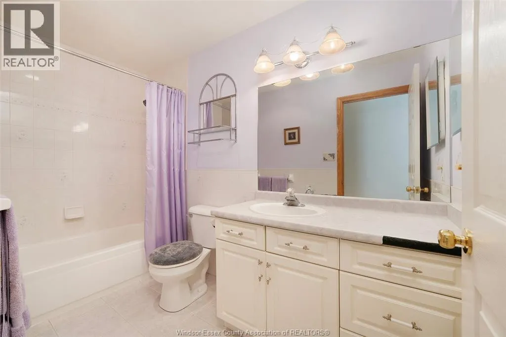 1353 IMPERIAL CRESCENT
