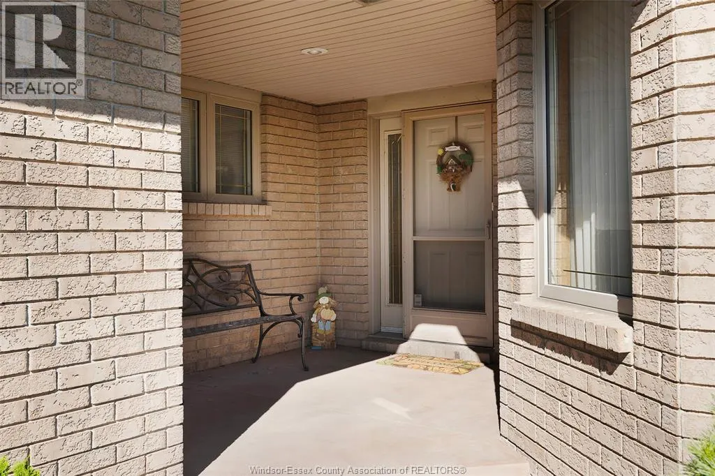 1353 IMPERIAL CRESCENT