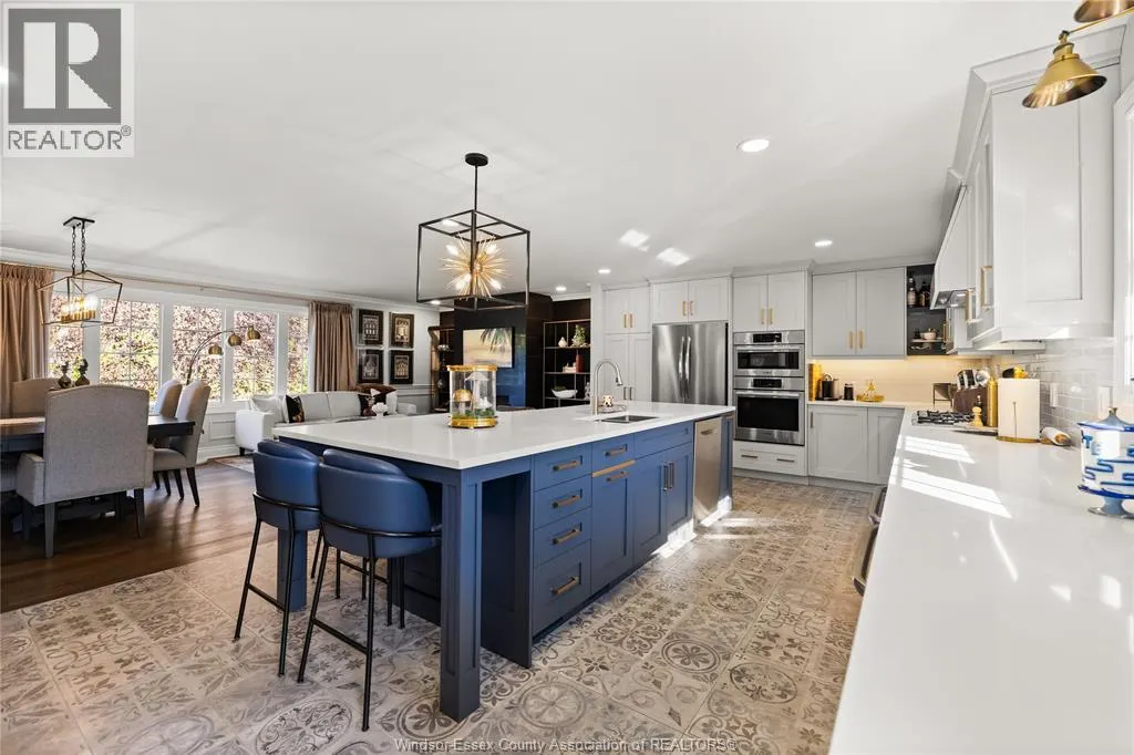 375 RUSSELL WOODS DRIVE