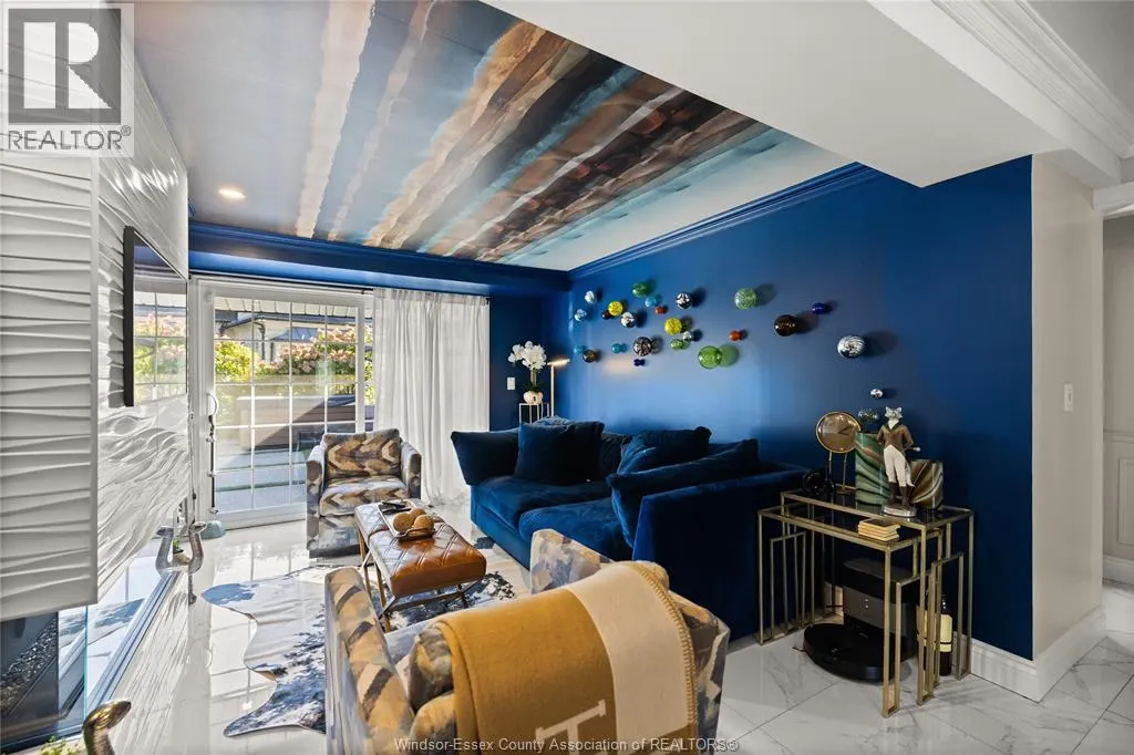 375 RUSSELL WOODS DRIVE
