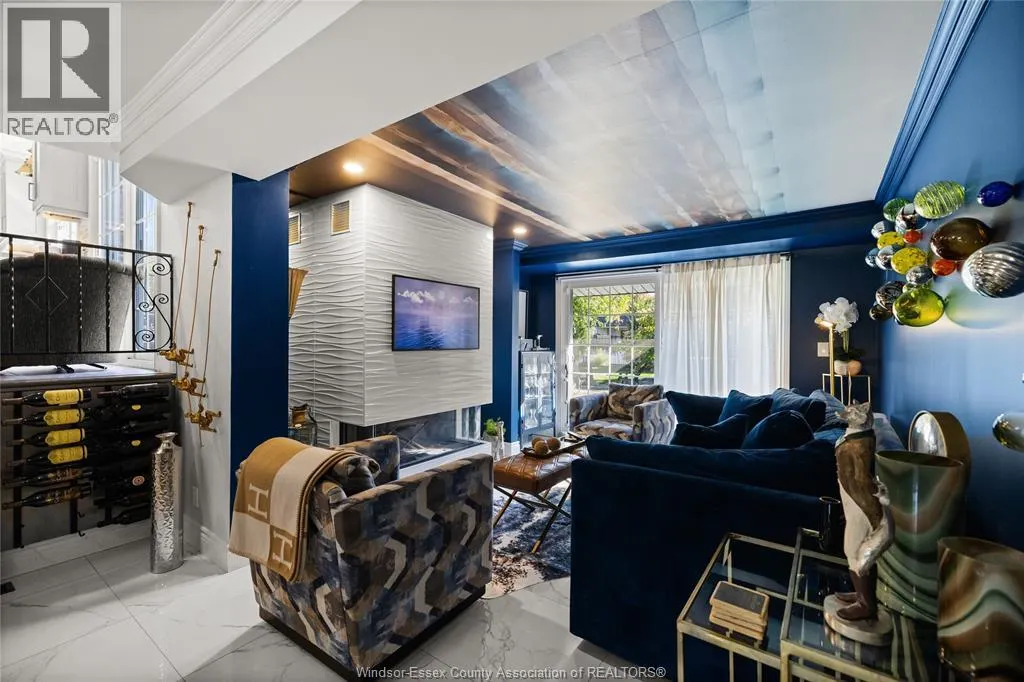 375 RUSSELL WOODS DRIVE