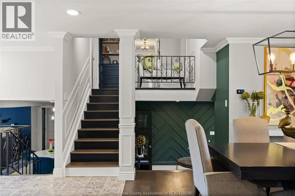 375 RUSSELL WOODS DRIVE