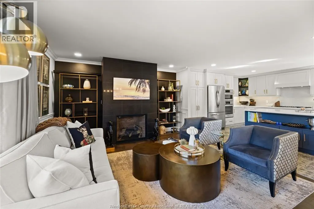 375 RUSSELL WOODS DRIVE