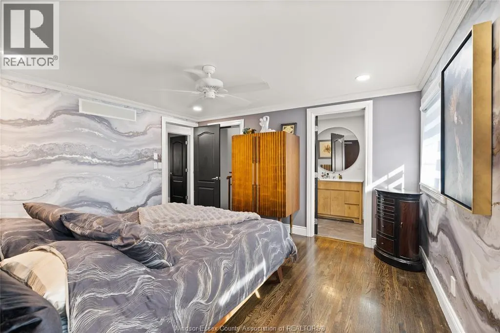 375 RUSSELL WOODS DRIVE