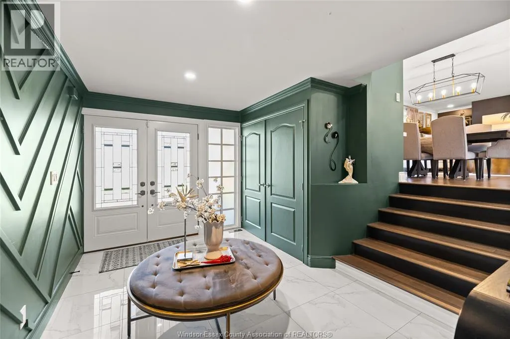 375 RUSSELL WOODS DRIVE