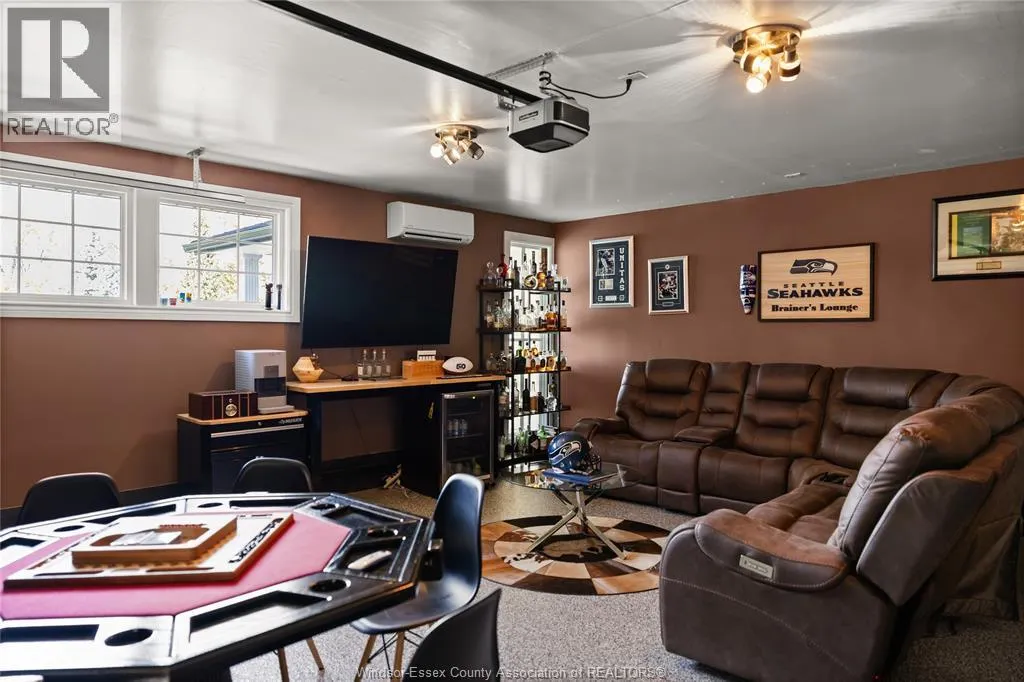 375 RUSSELL WOODS DRIVE