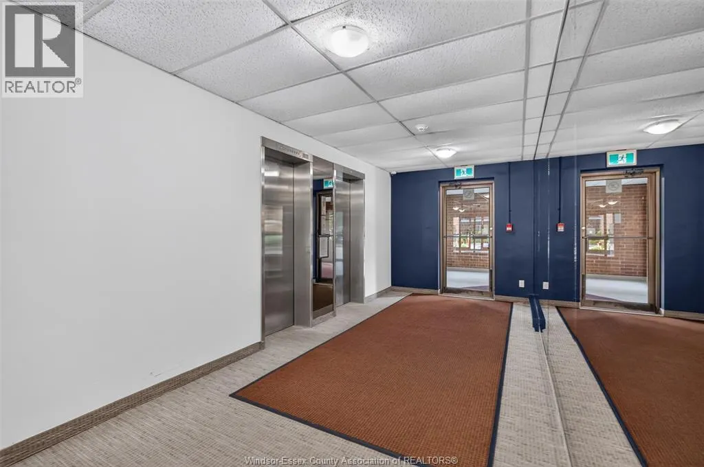 3936 WYANDOTTE STREET East Unit# 810