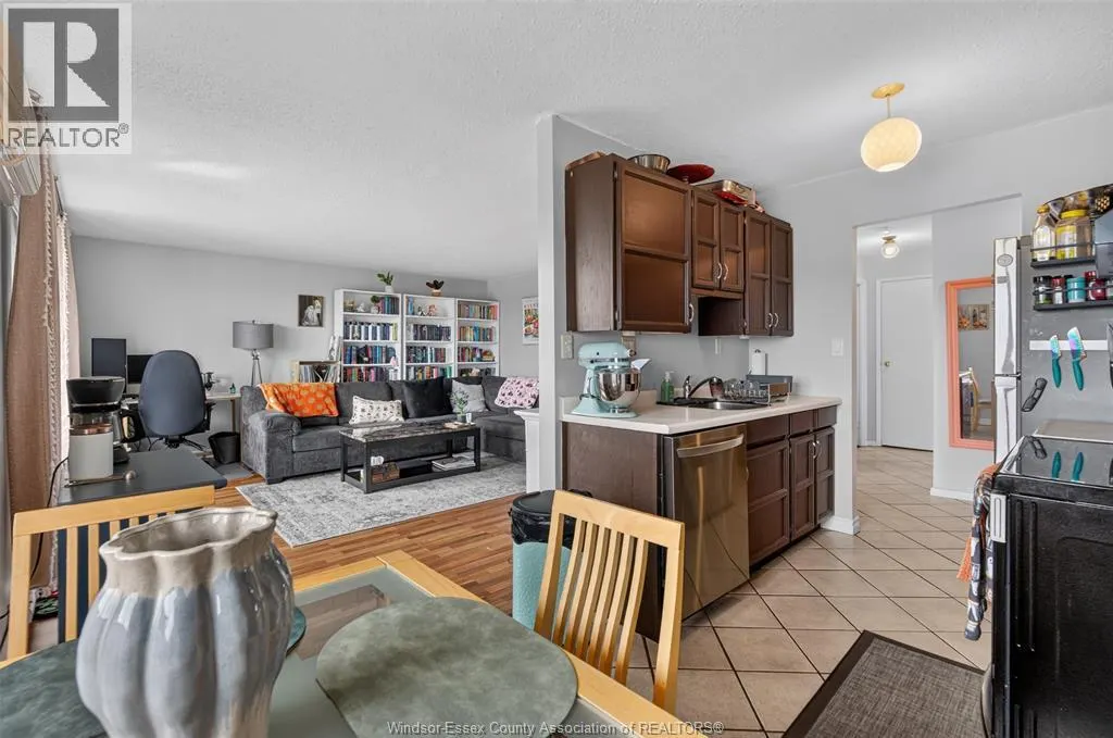 3936 WYANDOTTE STREET East Unit# 810