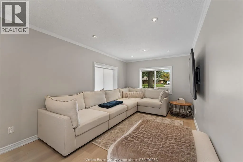 2767 BUCKINGHAM
