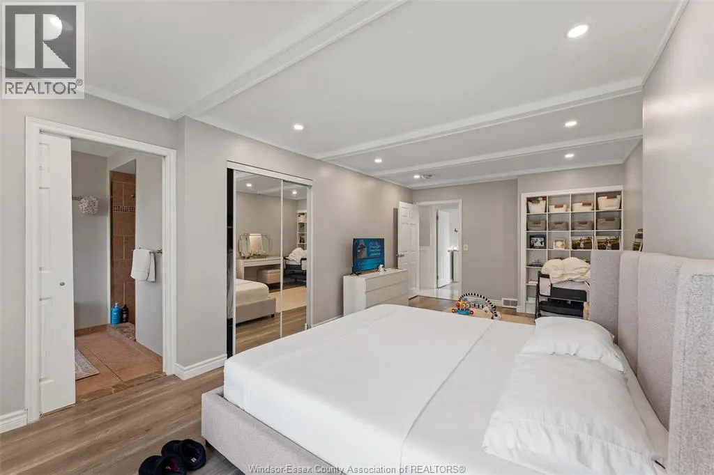 2767 BUCKINGHAM