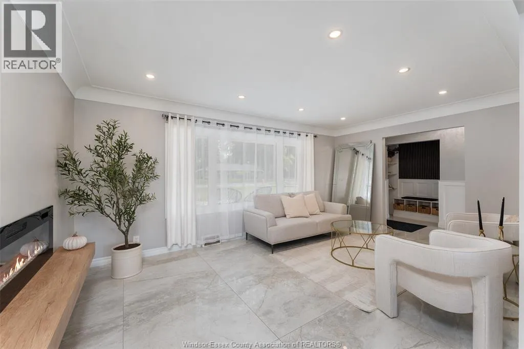 2767 BUCKINGHAM