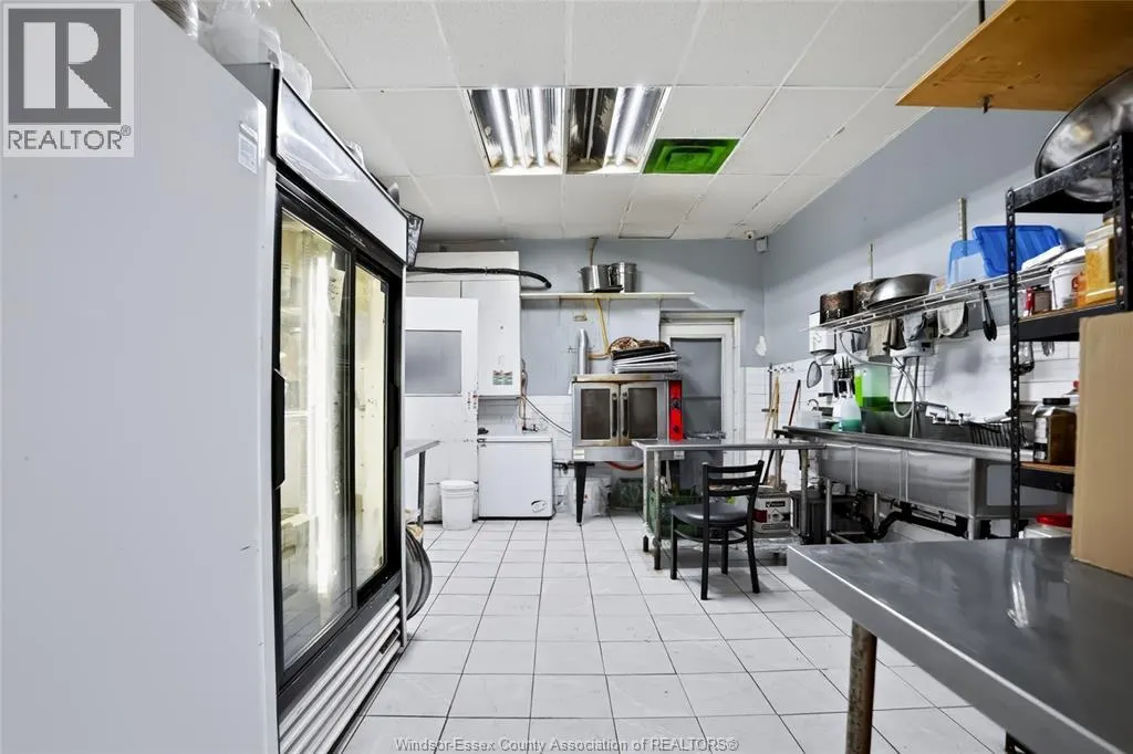 1705 WYANDOTTE STREET West Unit# 1