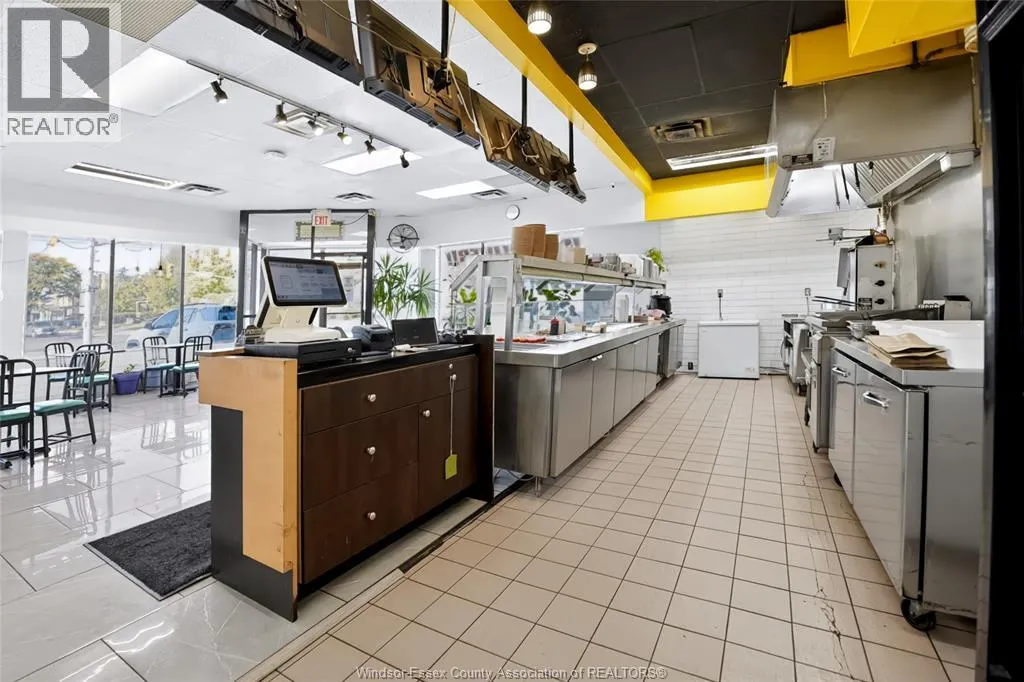 1705 WYANDOTTE STREET West Unit# 1
