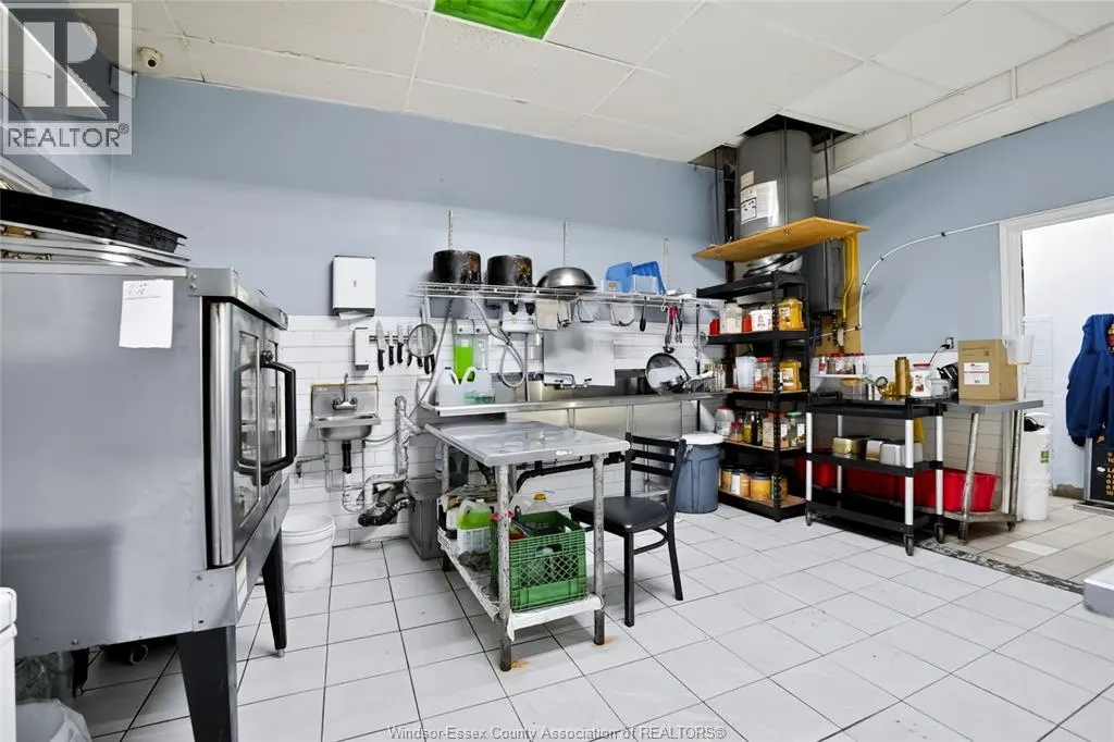 1705 WYANDOTTE STREET West Unit# 1