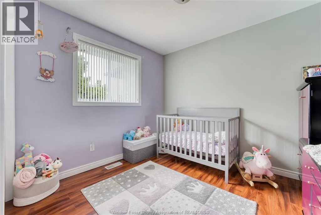 1610 Chornoby CRESCENT