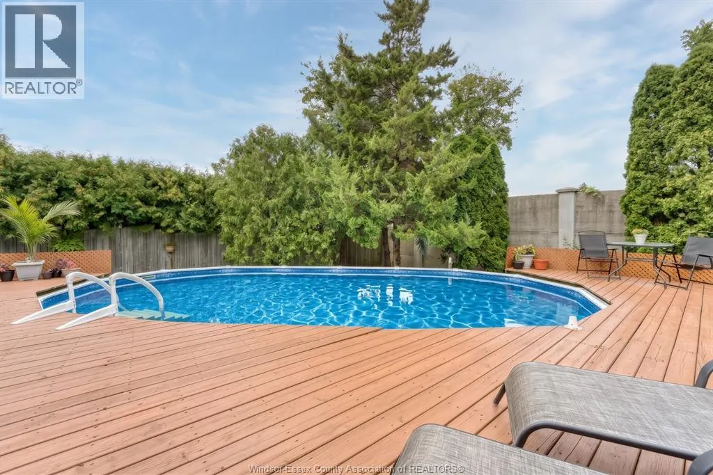 1610 Chornoby CRESCENT