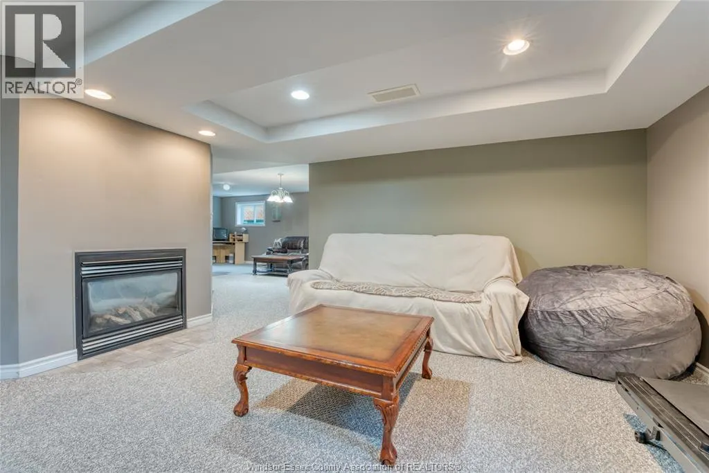 1610 Chornoby CRESCENT