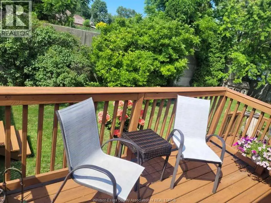 1610 Chornoby CRESCENT