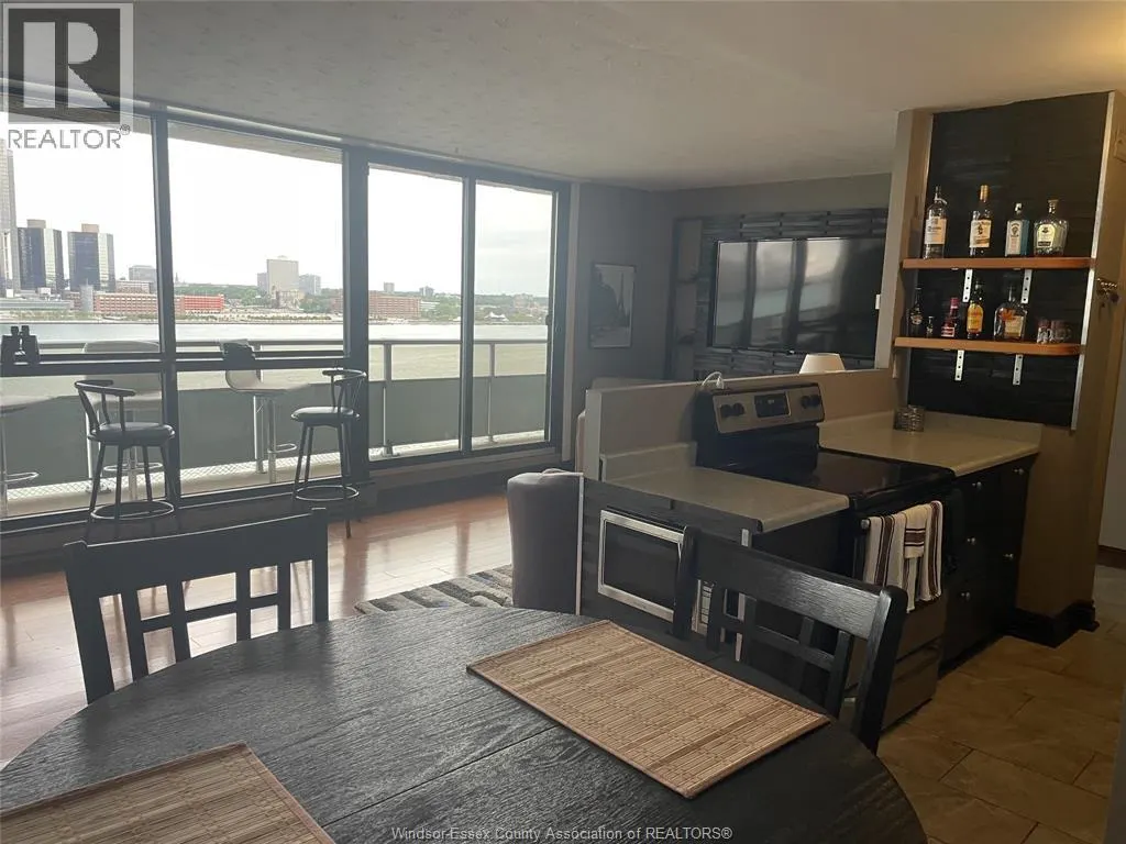 111 RIVERSIDE DRIVE East Unit# 1403
