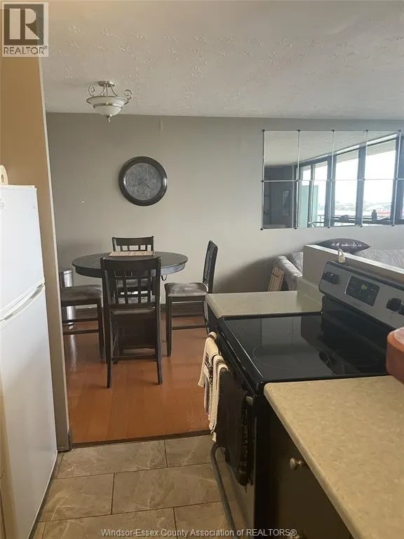 111 RIVERSIDE DRIVE East Unit# 1403