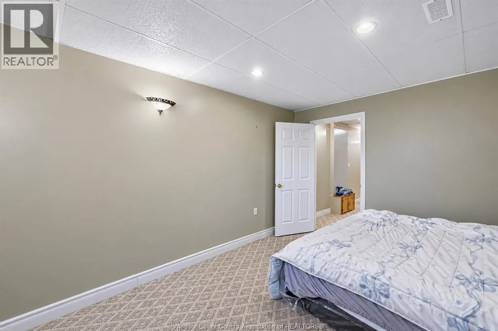 726 SANDISON