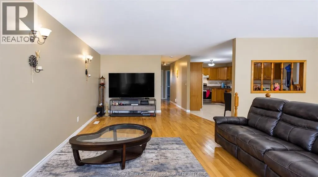 726 SANDISON