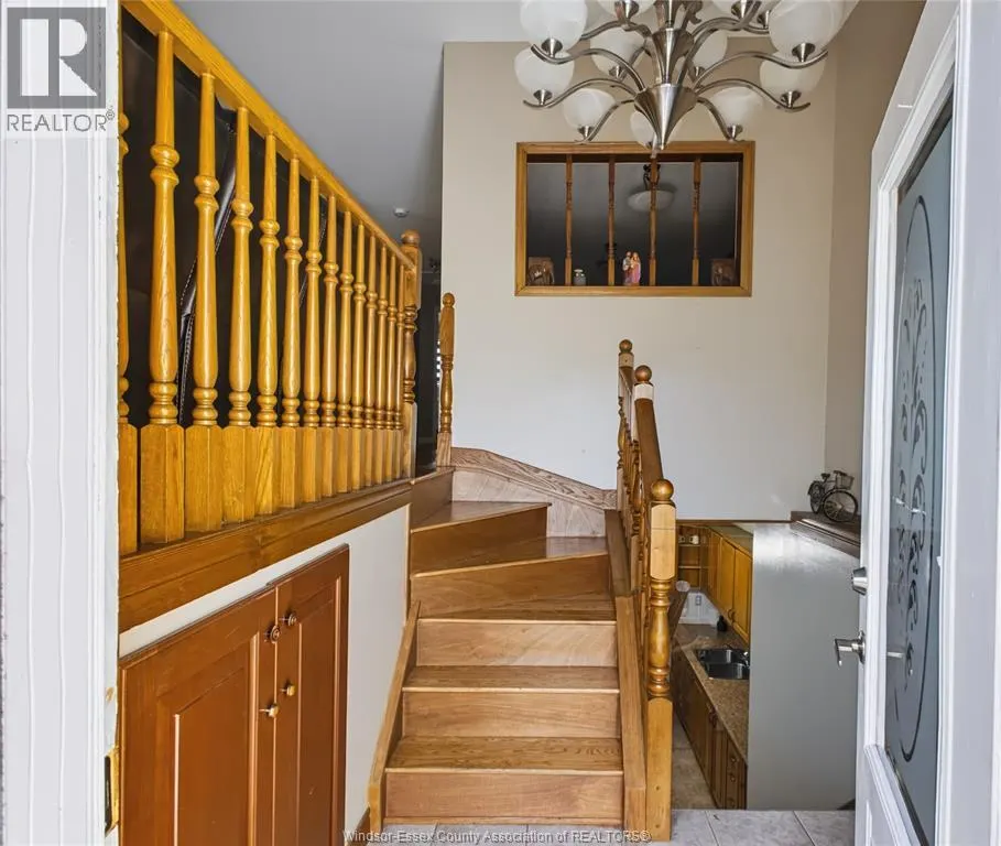 726 SANDISON