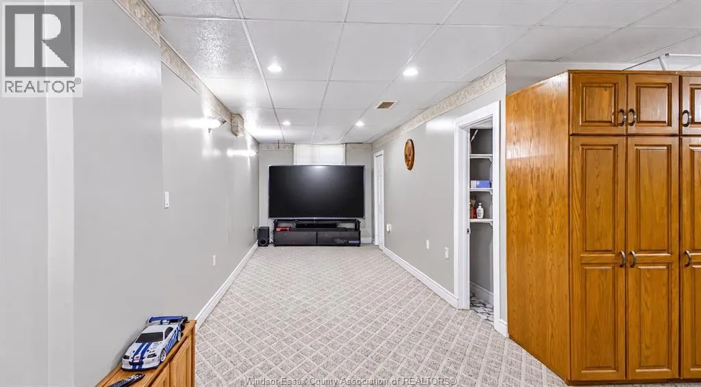 726 SANDISON