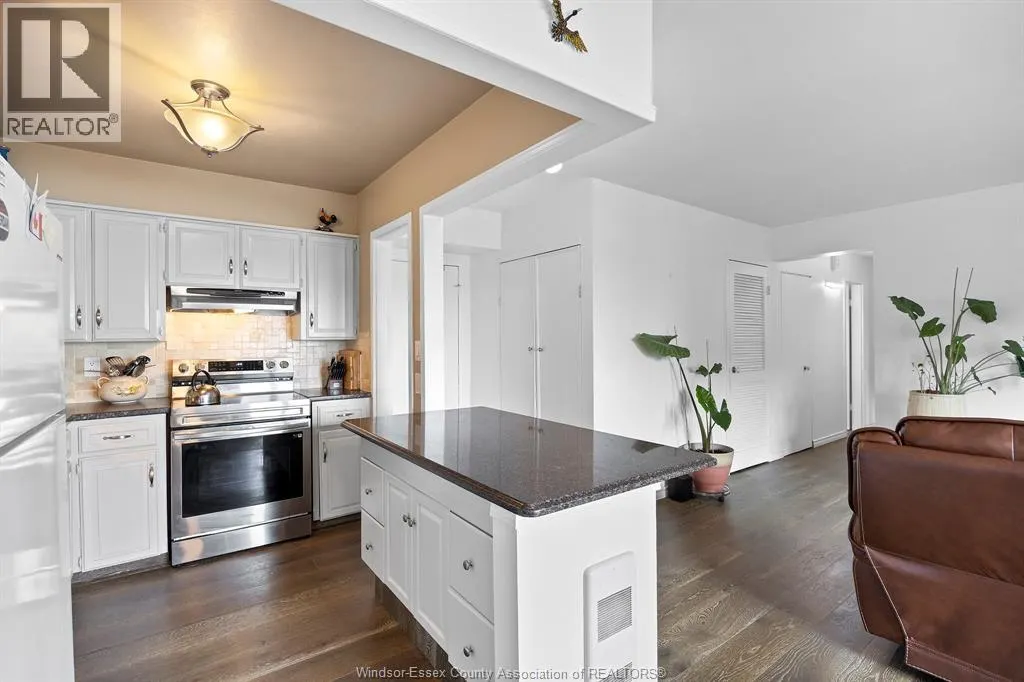 8591 Riverside DRIVE East Unit# 802