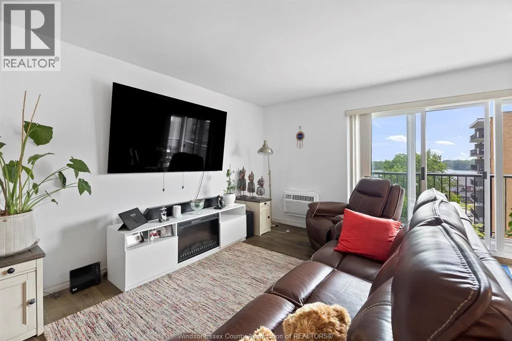 8591 Riverside DRIVE East Unit# 802