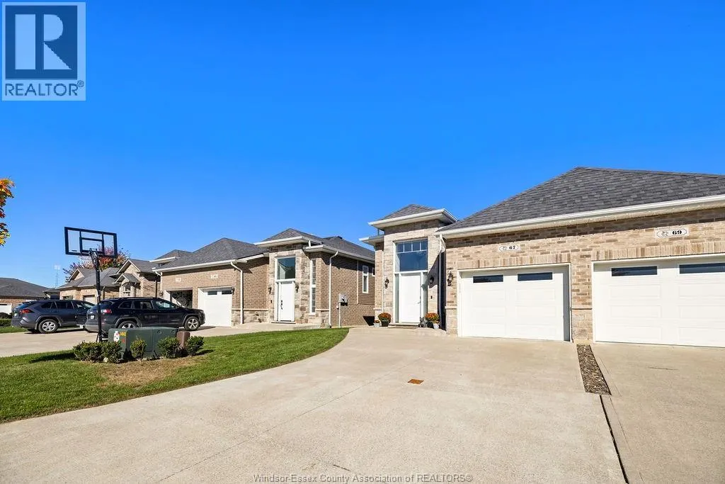67 HAZEL CRESCENT