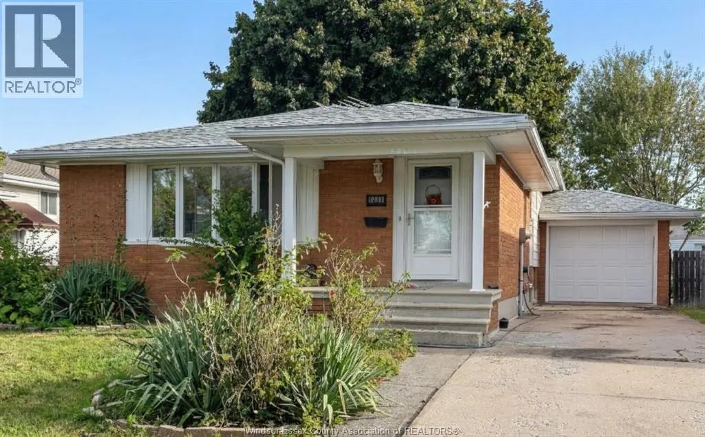2938 RUSHTON DRIVE