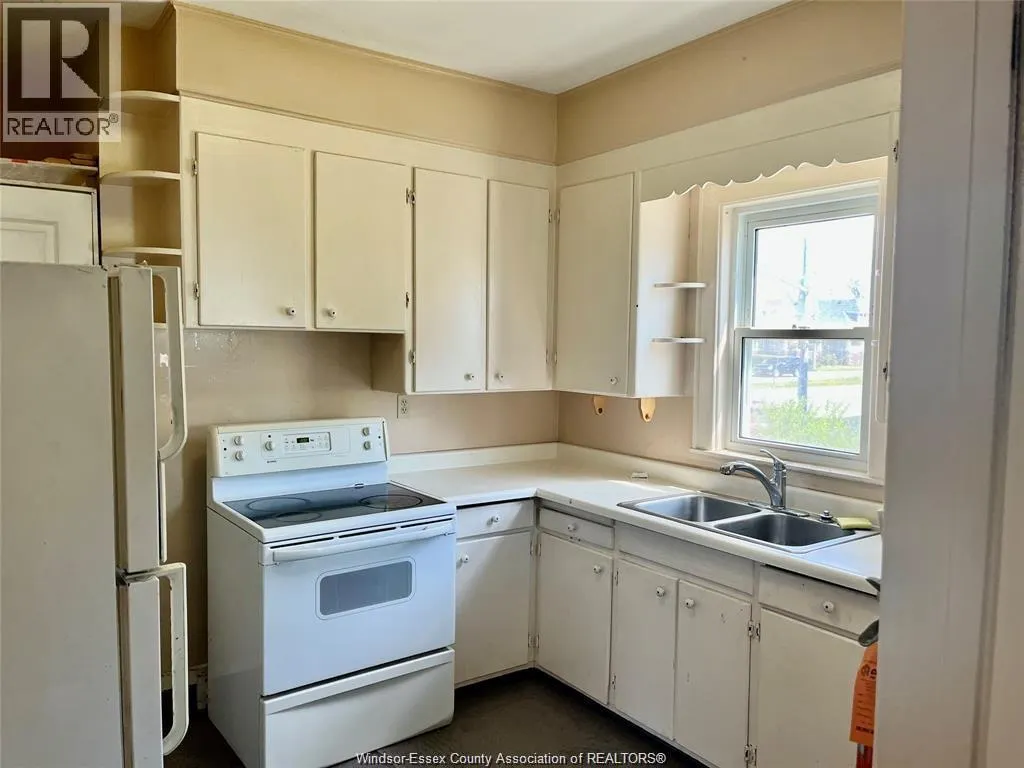 95 GILES BOULEVARD East