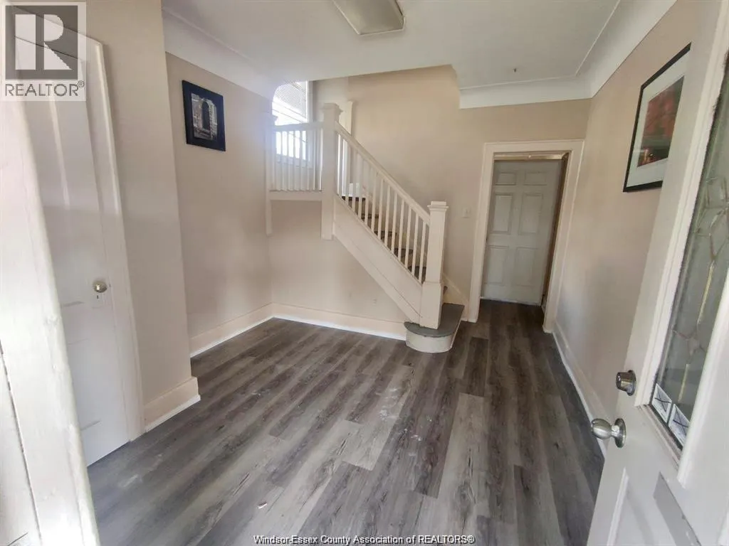 95 GILES BOULEVARD East