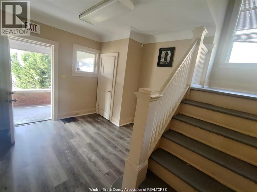 95 GILES BOULEVARD East